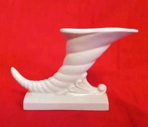 Vintage Vase Mitte 20. Jahrhundert Freeman elfenbeinfarben Füllhorn - Bild 1 von 3