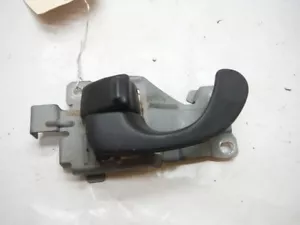 MITSUBISHI ECLIPSE M/T 2000 CONDUCTOR MANIJA DE PUERTA INTERIOR IZQUIERDA FABRICANTE DE EQUIPOS ORIGINALES 2001 2002 2003 - Imagen 1 de 9