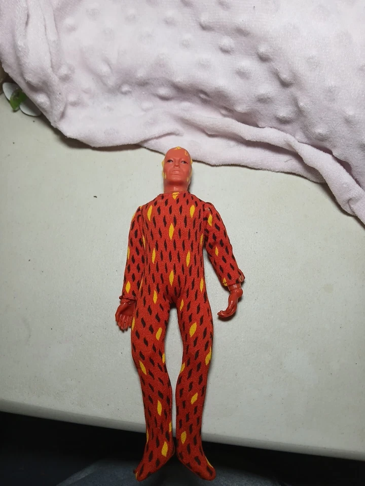 Figura de acción completa de colección Mego WGSH Fantastic Four Human Torch Marvel Foto 1 de 4