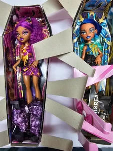 Monster High Buried Secrets Mystery Dolls Set of 2 New & Open - Picture 1 of 9