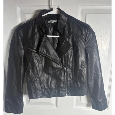 Chaqueta de moto Charlotte Russe para mujer negra imitación cuero XS cuello acolchado cremallera Foto 1 de 4