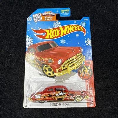 Tarjeta Hot Wheels Snowflake 2016 #97 HW Flames 4/10 '52 Hudson Hornet roja con 5 velocidades Foto 1 de 4