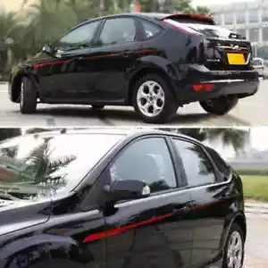 Calcomanía reflectante roja deportiva carrocería lateral cintura línea rayas para Ford Focus - Imagen 1 de 2