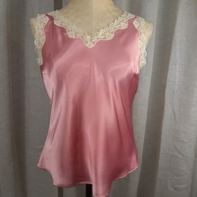 Camiseta sin mangas Dialogue Cami para mujer XS rosa líquido satinado encaje cuello en V camisola babydoll Foto 1 de 4