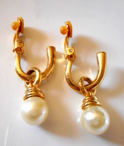 VTG Pearl Gold Drop Hoop Earrings Naturecore Cottagecore Regencycore Normcore - Picture 1 of 5