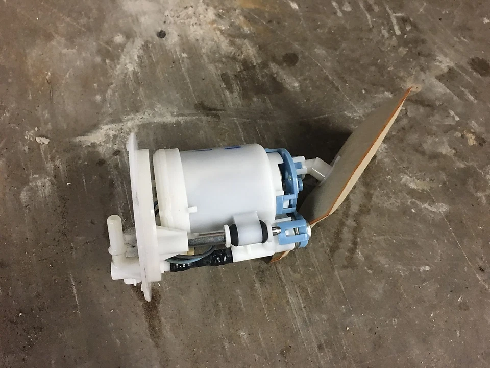 09 10 11 12 13 14 YAMAHA RS VECTOR GT FX NYTRO XTX VENTURE OEM Fuel Pump Assy - Image 1 of 1