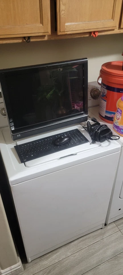 HP 22-C0063W All-in-one PC 22 Display 8th Gen Intel Celeron G4900t 4GB RAM 1T - Image 1 of 1