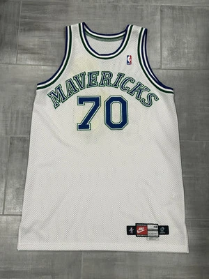 Camiseta deportiva Nike 48 personalizada vintage de los Dallas Mavericks Dennis Rodman de la NBA Foto 1 de 4