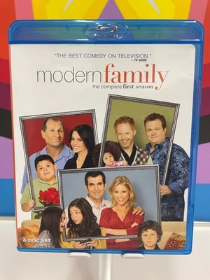 Modern Family : Complete Season One 1 (Blu-ray, 2010) - Image 1 of 2