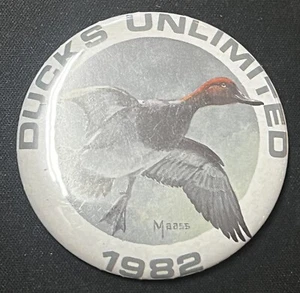 Vintage 1982 Ducks Unlimited Button Pinback Pin Badge Maass Canvasback - Picture 1 of 2