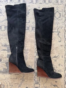 Botas de cuña Vince Camuto Granta negras de gamuza sobre la rodilla talla 8M - Imagen 1 de 5