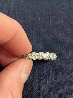 Anillo de eternidad de diamantes naturales con guirnalda del Nilo Azul platino (2,5 quilates) tw.) Talla 7,5  Foto 1 de 4