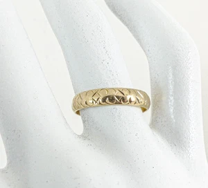 9ct Gold Wedding Ring Band Patterned 2grams Hallmarked 4mm Size N 1/2  Gift Box - Picture 1 of 8