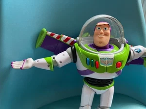 Buzz Lightyear Thinkway Signature Collection Actionfigur - sprechend, leuchtet - Bild 1 von 9