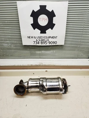 Convertidor catalítico Jeep Compass/Dodge Hornet 2023-2026 OEM 68477775AC Foto 1 de 4