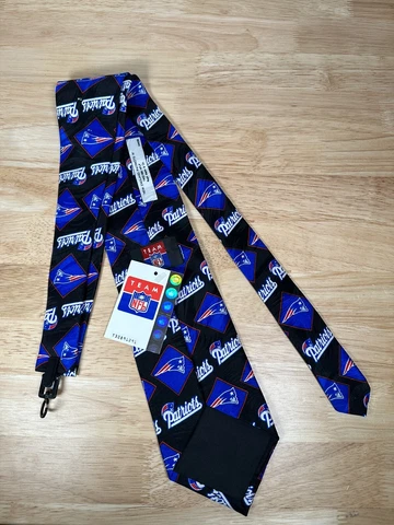 NWT Vintage New England Patriots Neck Tie 100% Silk Made in USA Ralph Marlin NFL Cover