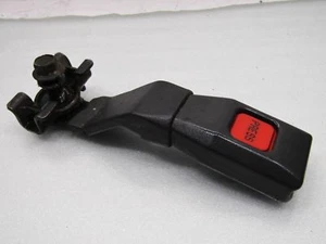 Toyota Townace Liteace 82-91 Mk2 OS right front seat belt receiver buckle clip - Picture 1 of 7