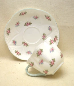 VTG Shelley Rosebud Pattern Fine Bone China Tea Cup & Saucer #13426 England - Picture 1 of 3