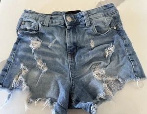 Juniors 3/26 Kendall + Kylie The Icon Short Distressed Shorts - Picture 1 of 8