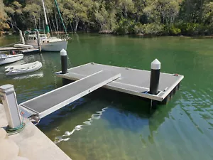 315mm PILE CAP - WHITE POLY PONTOON POLE CAP - Dynaplas - Marine Dock Systems - Picture 1 of 4