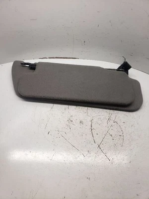 Driver Sun Visor 4 Door With Illumination Fits 01-05 EXPLORER 1080191 - Image 1 of 4