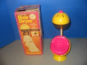 Modepuppe Salon Haartrockner Ei Stuhl 11" rosa gelb 1977 Nasta Barbie - Bild 1 von 20