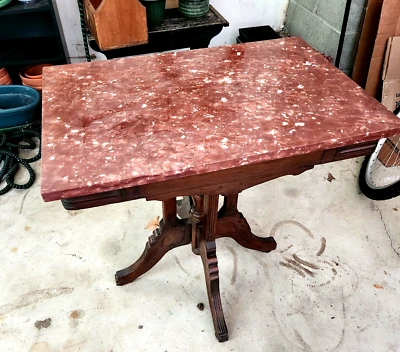 Mesa auxiliar victoriana con tapa de mármol tallada de caoba excelente estado Foto 1 de 4