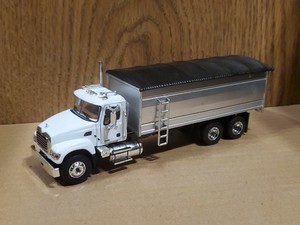 ebay 1 64 scale dcp tractor trailers