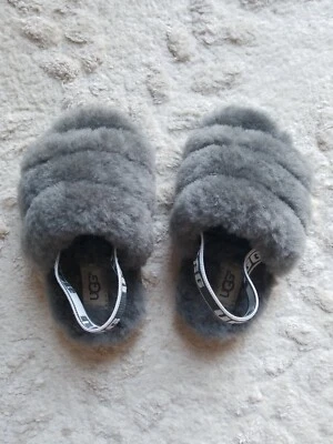 Baby Uggs US 7 Gris  Foto 1 de 4