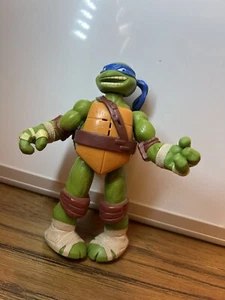 Teenage Mutant Ninja Turtle Leonardo 4,5" Actionfigur (2012, gebraucht) - Viacom TM - Bild 1 von 4
