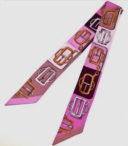 Hermes Twilly Bouclerie d' Attelage Seidentuch lila ohne Karton unbenutzt. - Bild 1 von 3