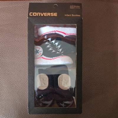 Pack de 2 botines infantiles Converse blanco y negro Chuck Taylor 0-6 meses  Foto 1 de 4