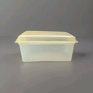 Vintage Tupperware Bread Saver #171 with Cover #172 - Picture 1 of 6