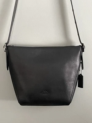 ТРЕНЕР маленький спортивная сумка через плечо из черной шагреневой кожи / Gunmetal оборудование - Изображение 1 из 4