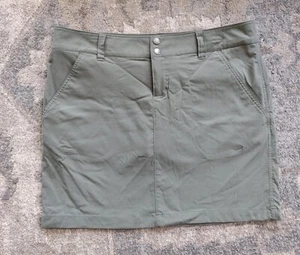 Columbia Sz 12 33" Skort Skirt Shorts Women's Omni Sage Outdoor Golf Hiking - Picture 1 of 9