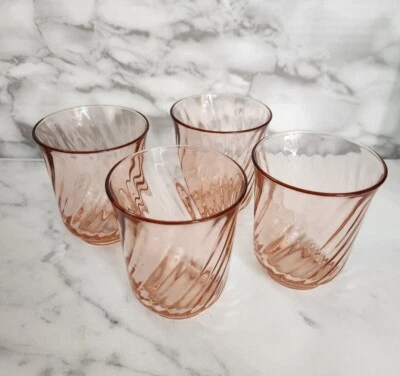 Винтажные розовые вихревые стаканы для сока Arcoroc Rosaline, 3 дюйма, набор из 4 - Изображение 1 из 4