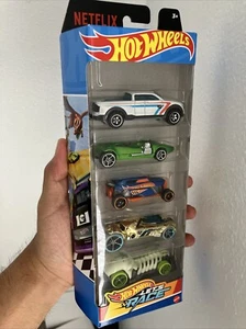 Paquete de 5 Hot Wheels - Netflix HW Let's Race - ¡Fuego de cohetes/Trituradora de calaveras brillantes! ¡NUEVO! - Imagen 1 de 16