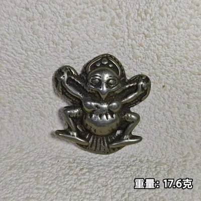 Antiguo amuleto colgante chino budista tibetano cuproníquel Tuojia Garuda Foto 1 de 4