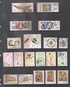 ZYPERN 1990 KOMPLETTE JAHRESETS FEIN GEBRAUCHTER ZUSTAND: 7 SETS, 23 BRIEFMARKEN + 1 M/S - Bild 1 von 2