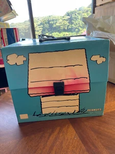 McDonalds PEANUTS SNOOPY World Tour 1 Figure Set of 28 Box Rare - Picture 1 of 8