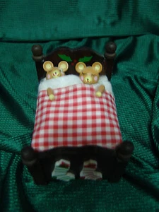 VINTAGE WEIHNACHTEN SCHLAFENDE TEDDYBÄREN IM BETT ANIMIERT/MUSIKALISCH ENESCO - Bild 1 von 6