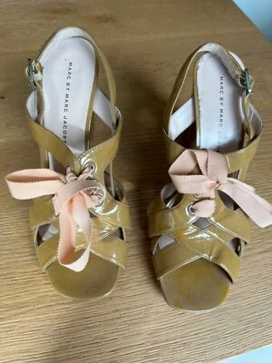 Sandalias Marc Jacobs bronceadas patente talla 38,5 Foto 1 de 4