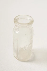 Upjohn (B10B) 30 Phenola Wafers Medicine Bottle (JSF6) Small Round Glass - Picture 1 of 5