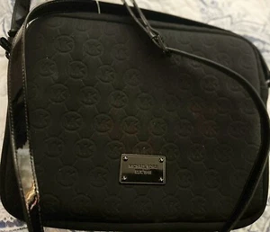 Michael Kors Jet Set M Messenger Shourder Bag - Black - Picture 1 of 8
