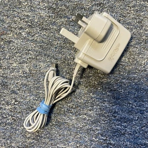 Caricabatteria adattatore di alimentazione di rete originale Nintendo 3DS, 3DS XL, 2DS - Foto 1 di 2