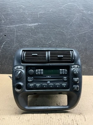 Ford F150 Ranger 1997 a 2003 AM FM radio estéreo receptor bisel OEM V5349 DG Foto 1 de 4