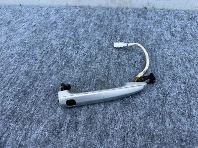 MANIJA PUERTA DELANTERA O TRASERA PLATEADA LEXUS GS350 (2006-2011) OEM Foto 1 de 3