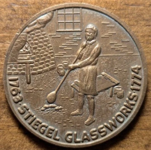 1967 Manheim, Pennsylvania PA Stiegel Glassworks soplador de vidrio moneda medalla ficha - Imagen 1 de 4