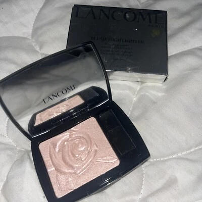 LANCOME Blush Highlighter illuminating Powder Face Decollete 001 Moonlight Rose - Image 1 of 4