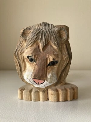 Soporte de madera para plantas de cachorro de león Foto 1 de 4